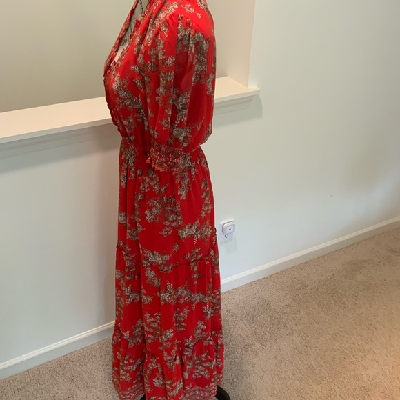 Max Studio medium Red Floral Women's Dress with elastic waist. Gorgeous dress 👗 - Picture 3 of 8